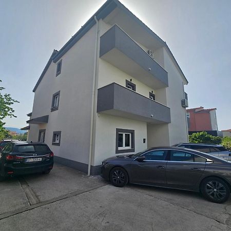 Apartmani Dianna Kastela Exterior photo
