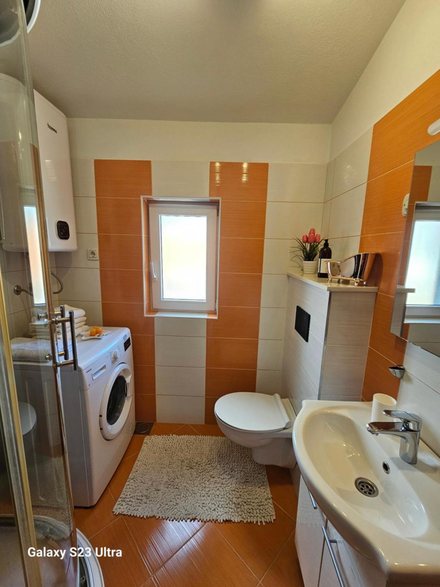 Apartmani Dianna Kastela Exterior photo