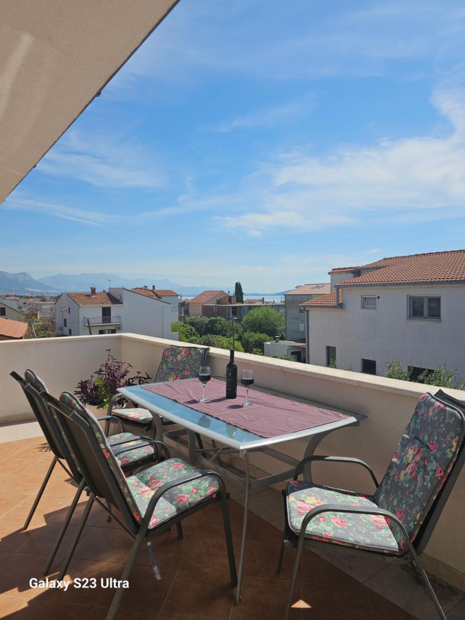 Apartmani Dianna Kastela Exterior photo