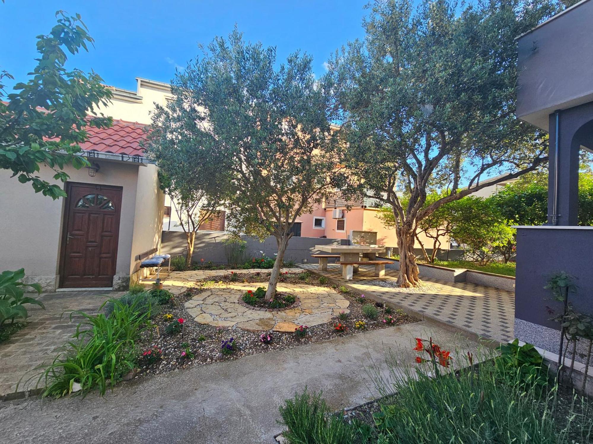 Apartmani Dianna Kastela Exterior photo